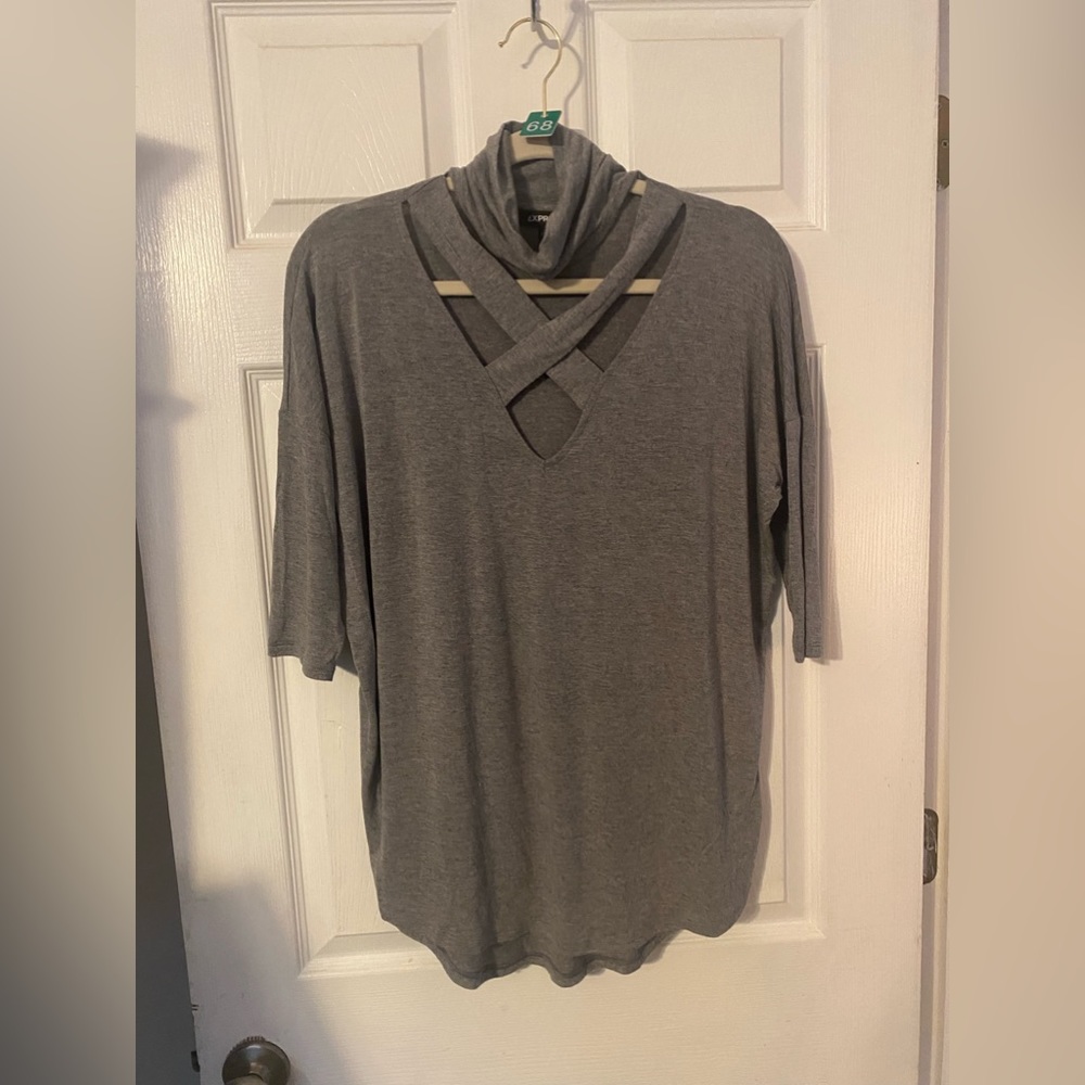 68) NWOT grey cross chest express top